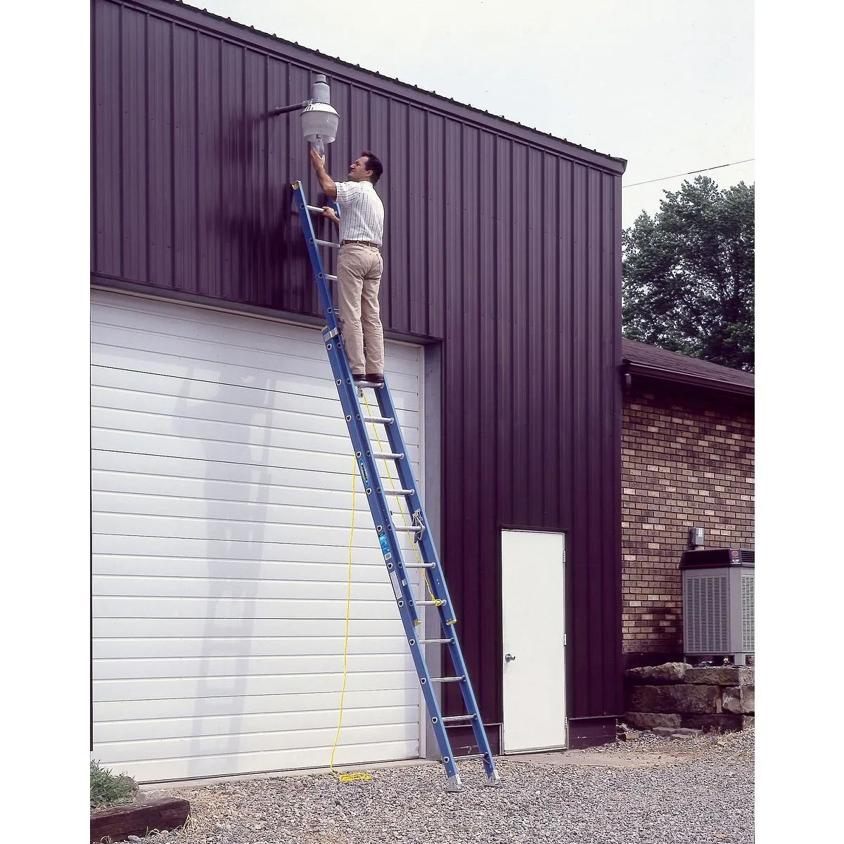 20ft Type I Fiberglass D-Rung Extension Ladder