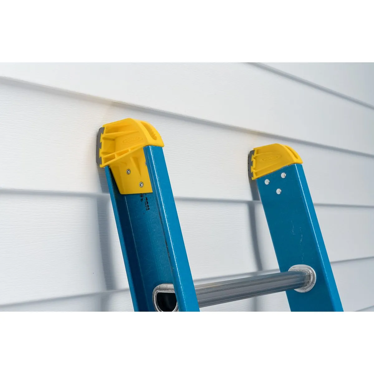 20ft Type I Fiberglass D-Rung Extension Ladder