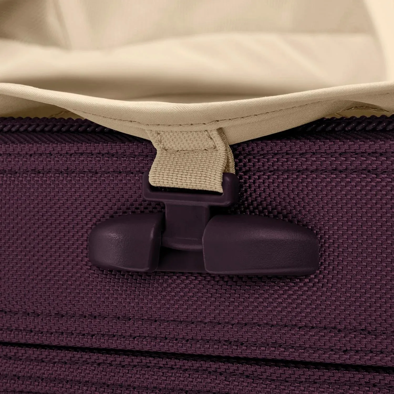 Baseline Essential Carry-on Spinner 22"