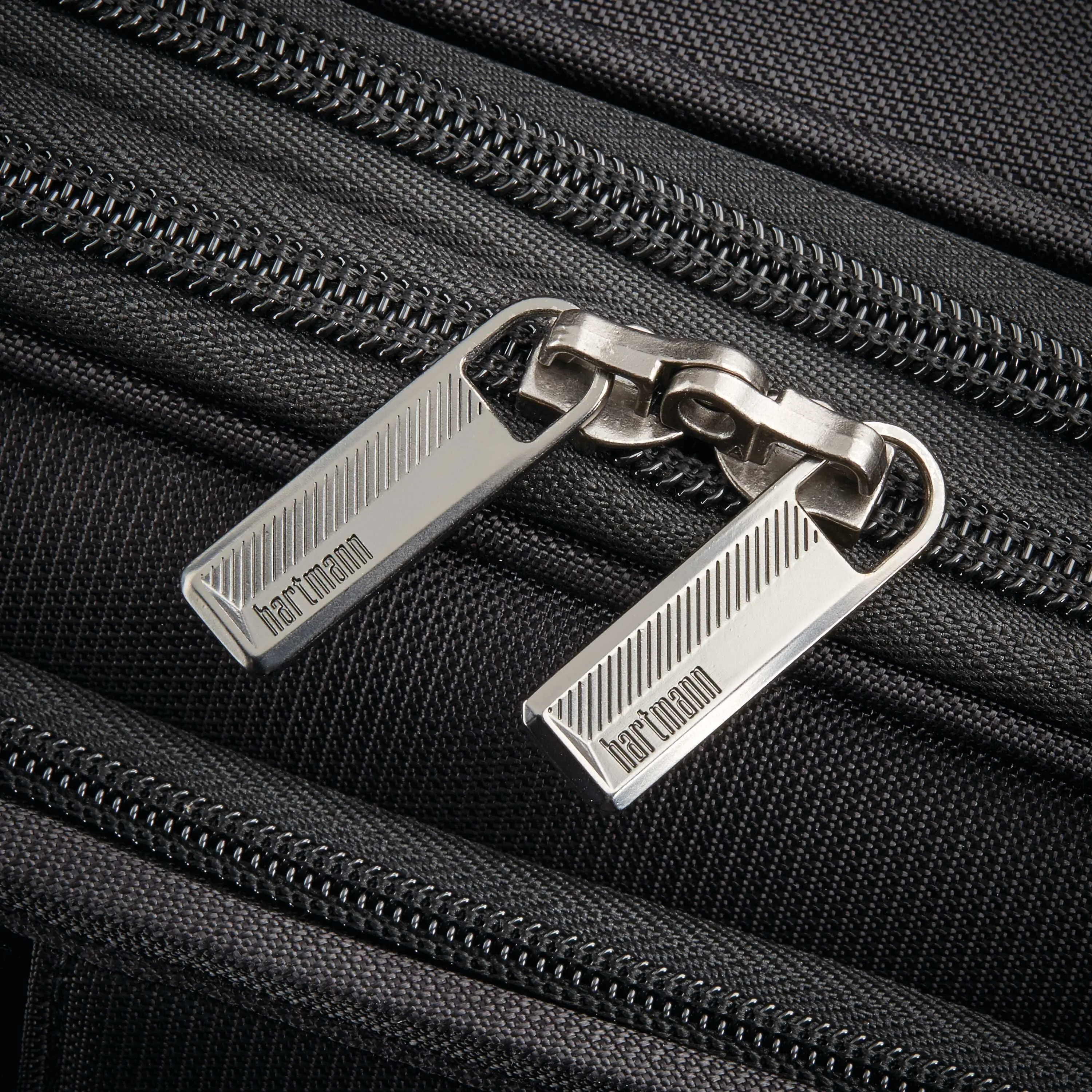 Metropolitan 2 Extended Journey Expandable Spinner Large