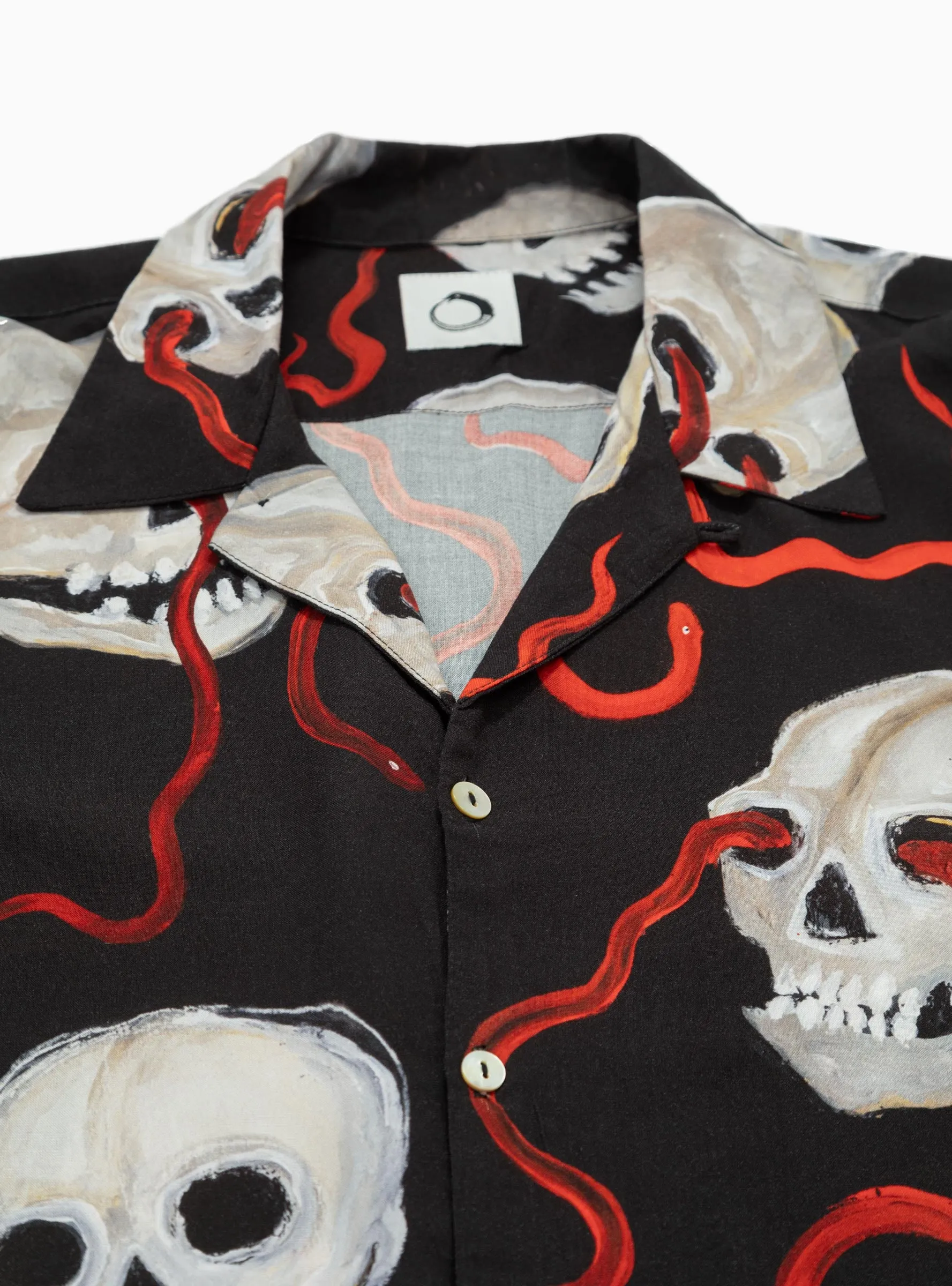 Momento Mori Shirt Black & Red
