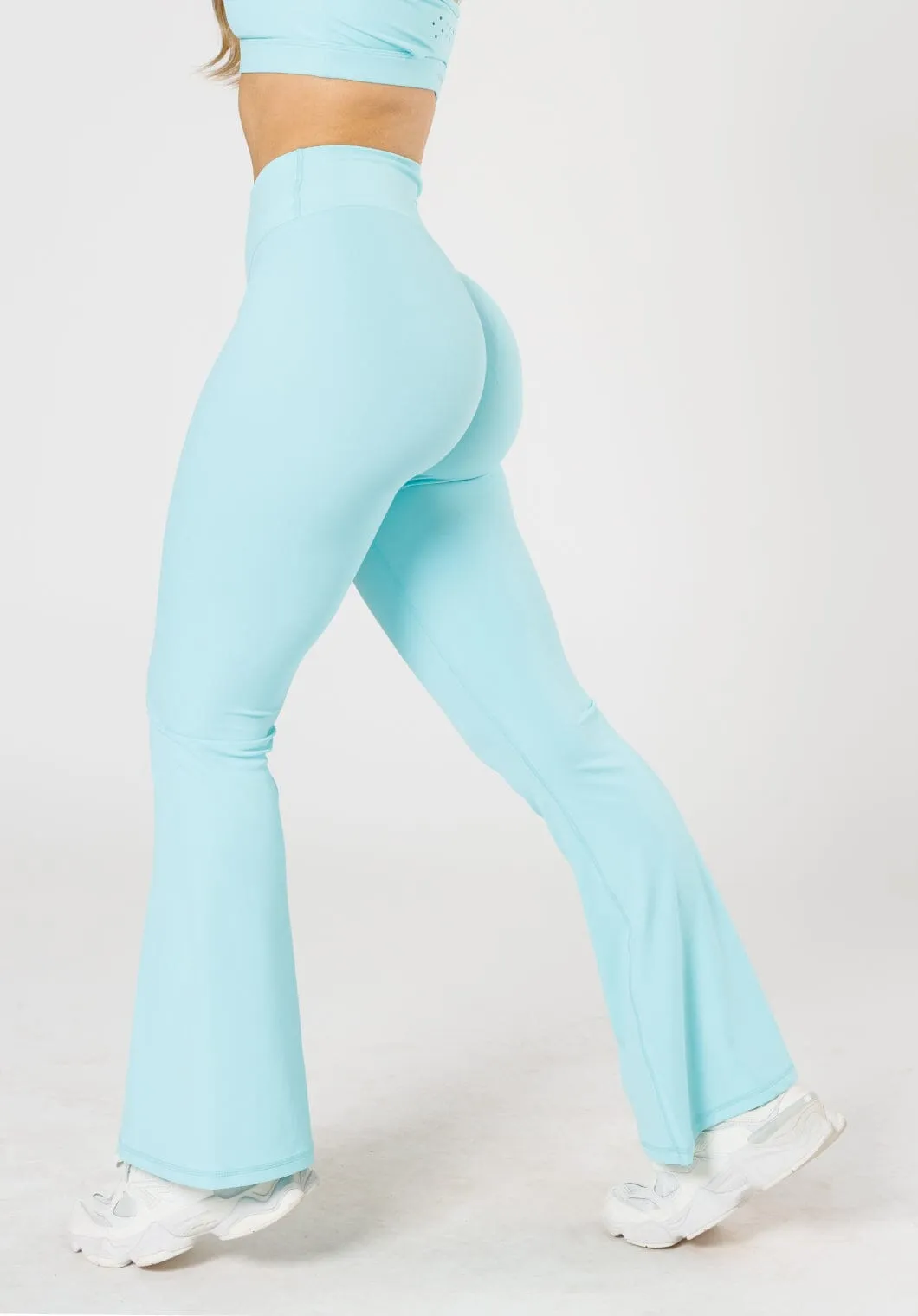 RecStretch™ Original Sculptseam® Plus Essential Flare Legging 31" Macaron