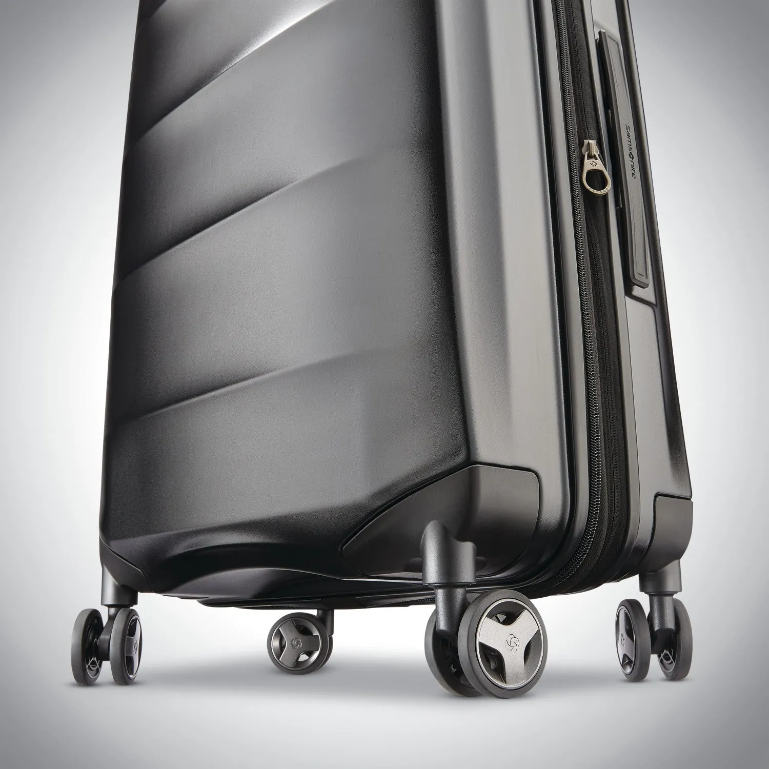 Samsonite Octiv Large Expandable Spinner
